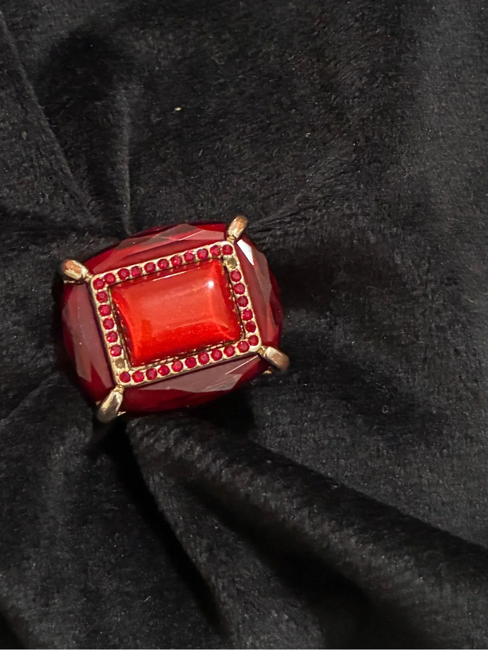 Statement Stretch Ring Ruby Red Faceted Resin Faux Coral Gold Tone Adjustable